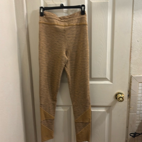 Women’s Free People Movement leggings. - Picture 4 of 8